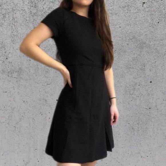 J Crew Black Short Sleeve Sheath Dress Women Size 0 / XS Career Work Flounce